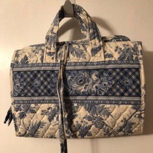VERA BRADLEY COSMETIC BAG - BLUE TOILE